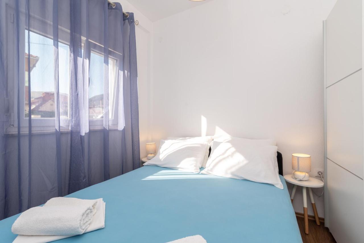 Apartments Bruna Трогир Экстерьер фото