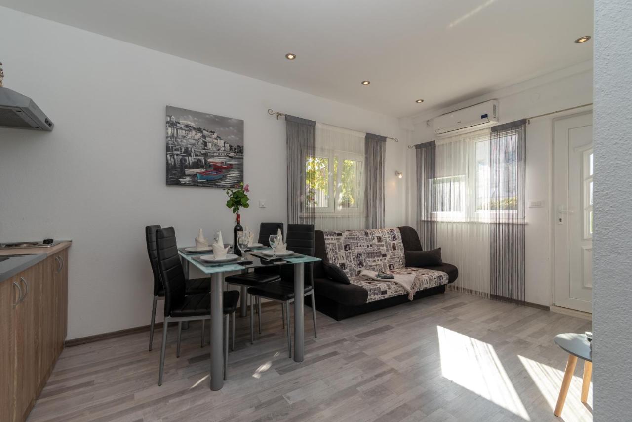 Apartments Bruna Трогир Экстерьер фото