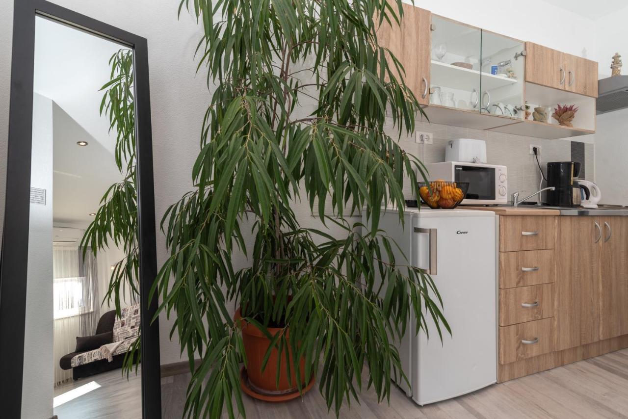 Apartments Bruna Трогир Экстерьер фото