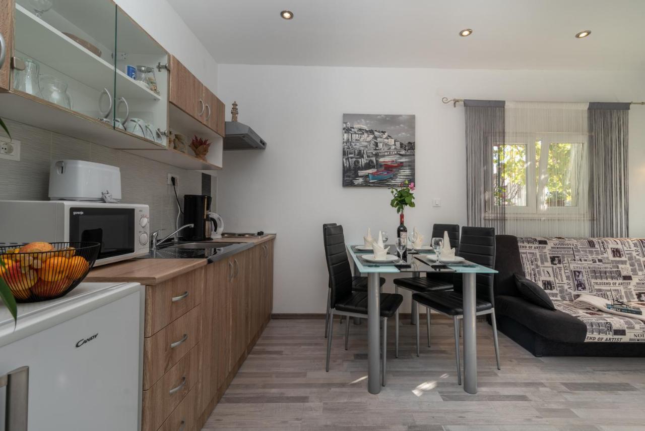 Apartments Bruna Трогир Экстерьер фото