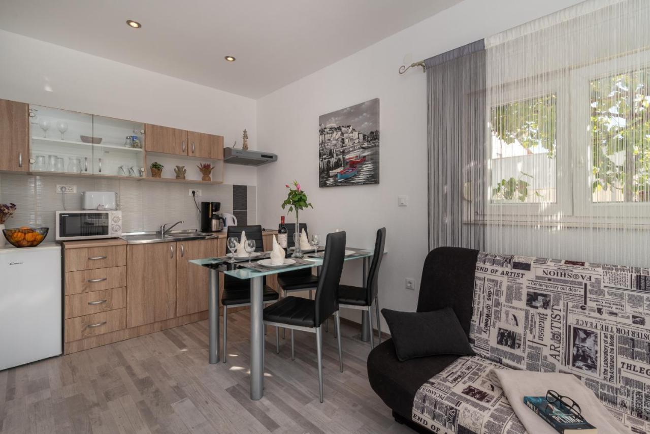 Apartments Bruna Трогир Экстерьер фото