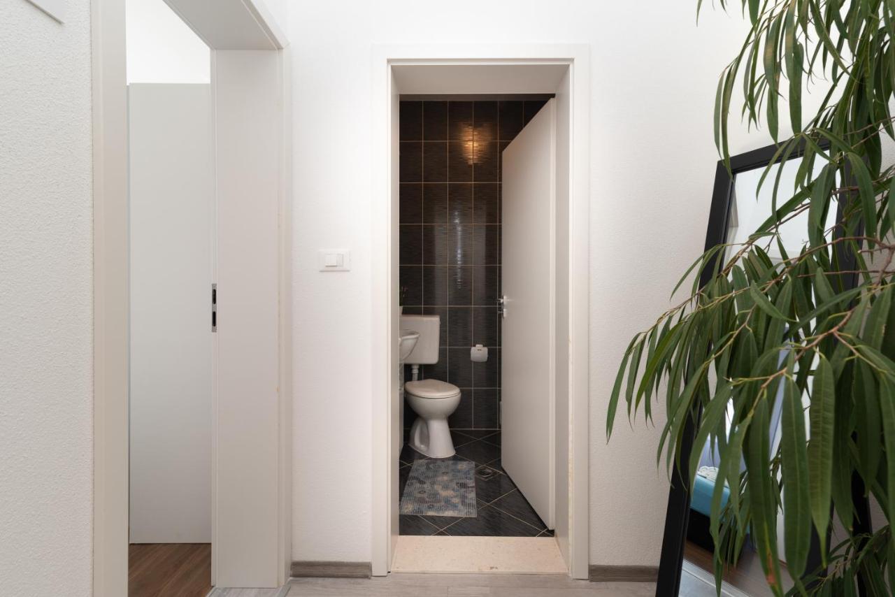 Apartments Bruna Трогир Экстерьер фото
