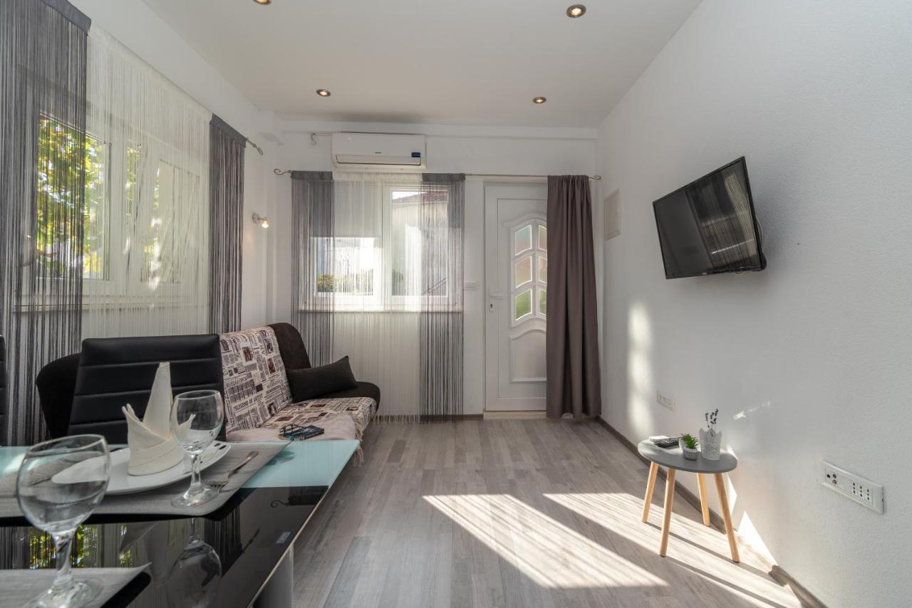 Apartments Bruna Трогир Экстерьер фото