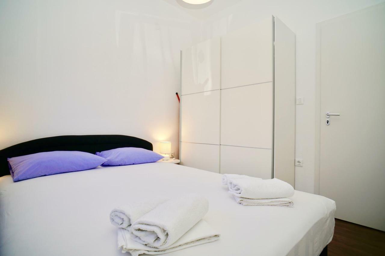 Apartments Bruna Трогир Экстерьер фото