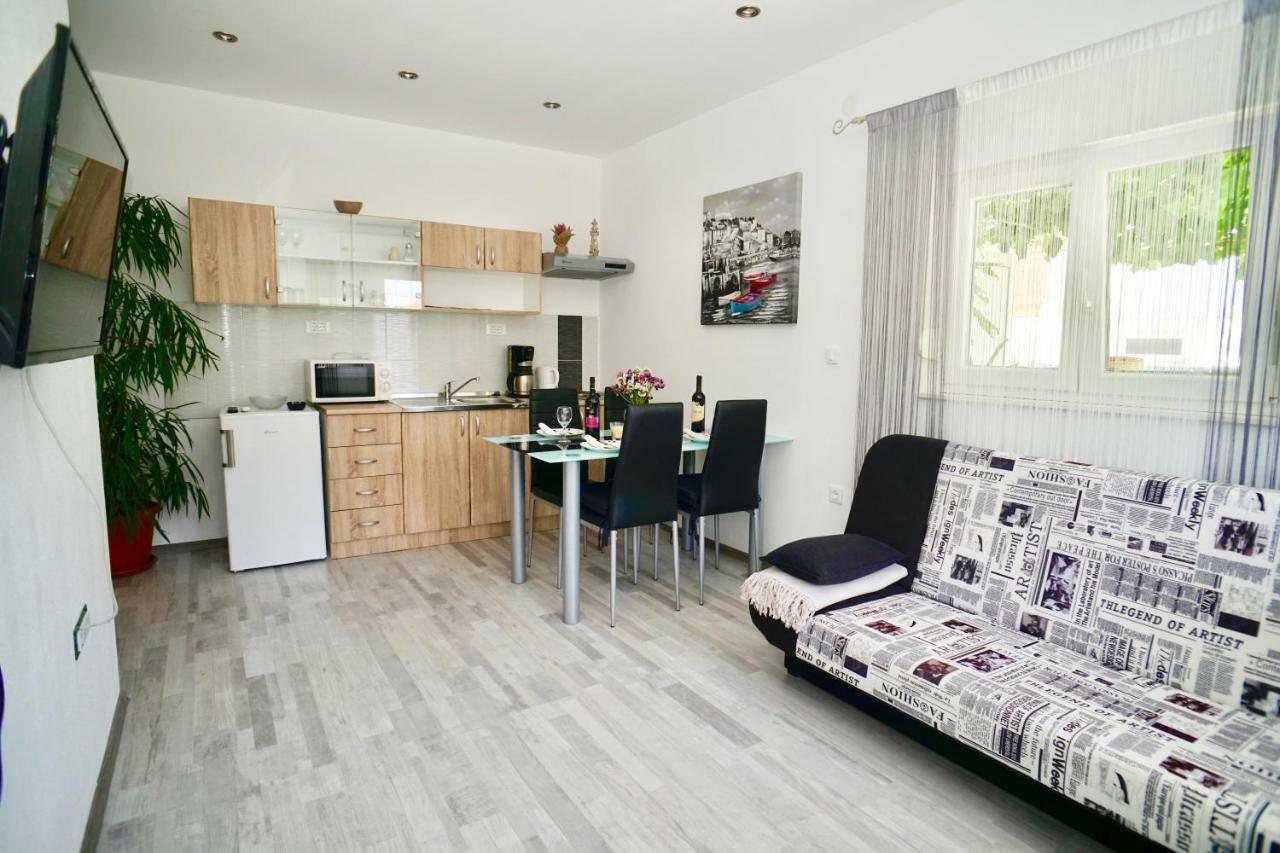 Apartments Bruna Трогир Экстерьер фото