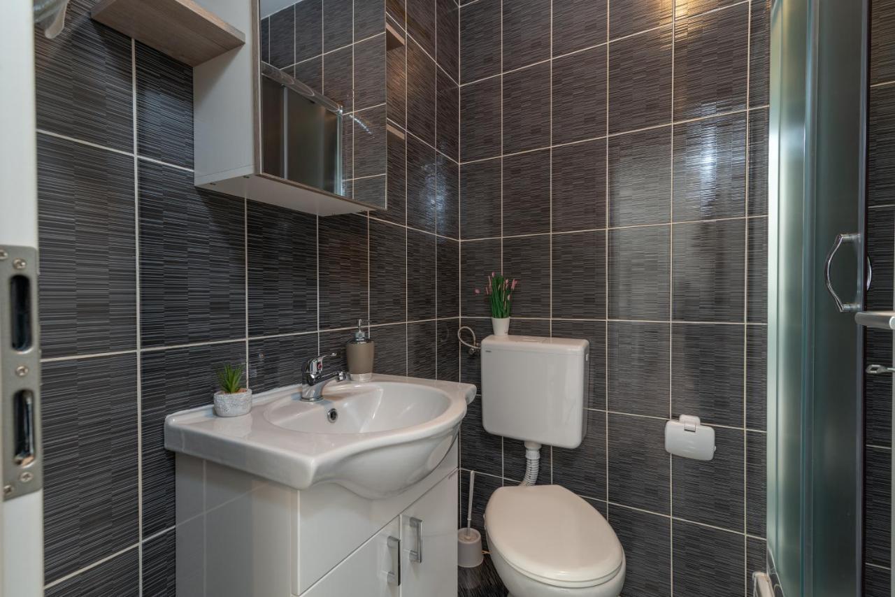 Apartments Bruna Трогир Экстерьер фото