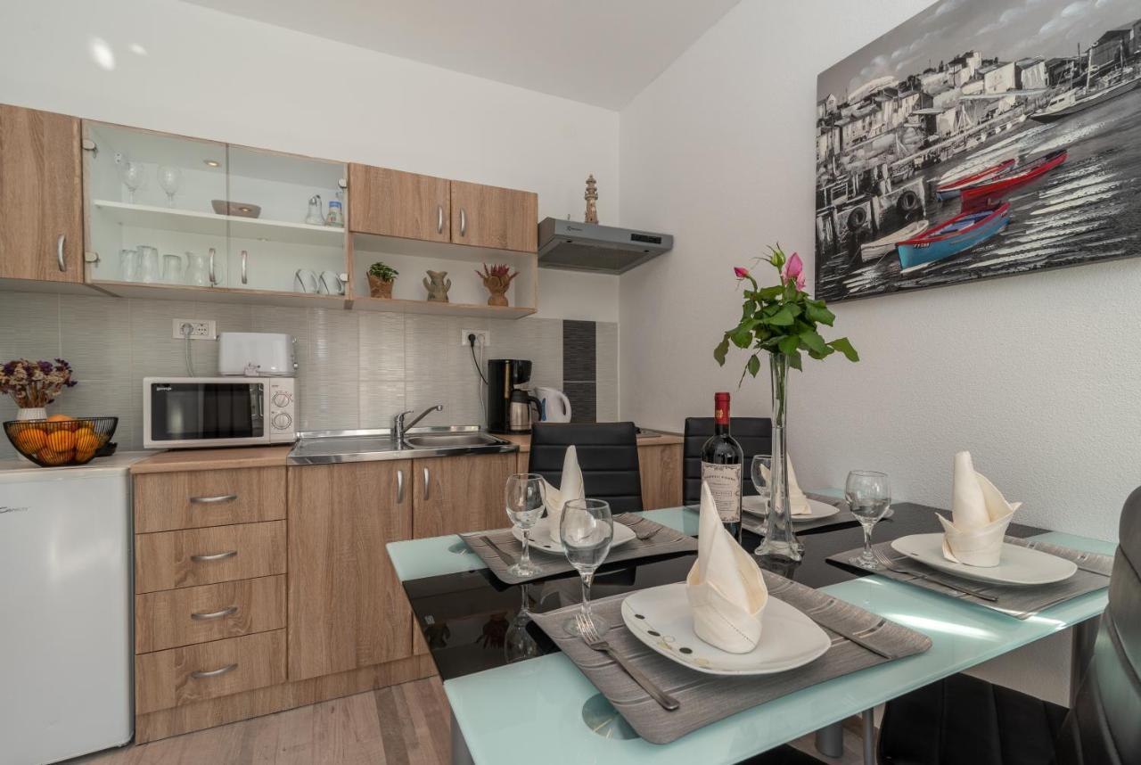 Apartments Bruna Трогир Экстерьер фото
