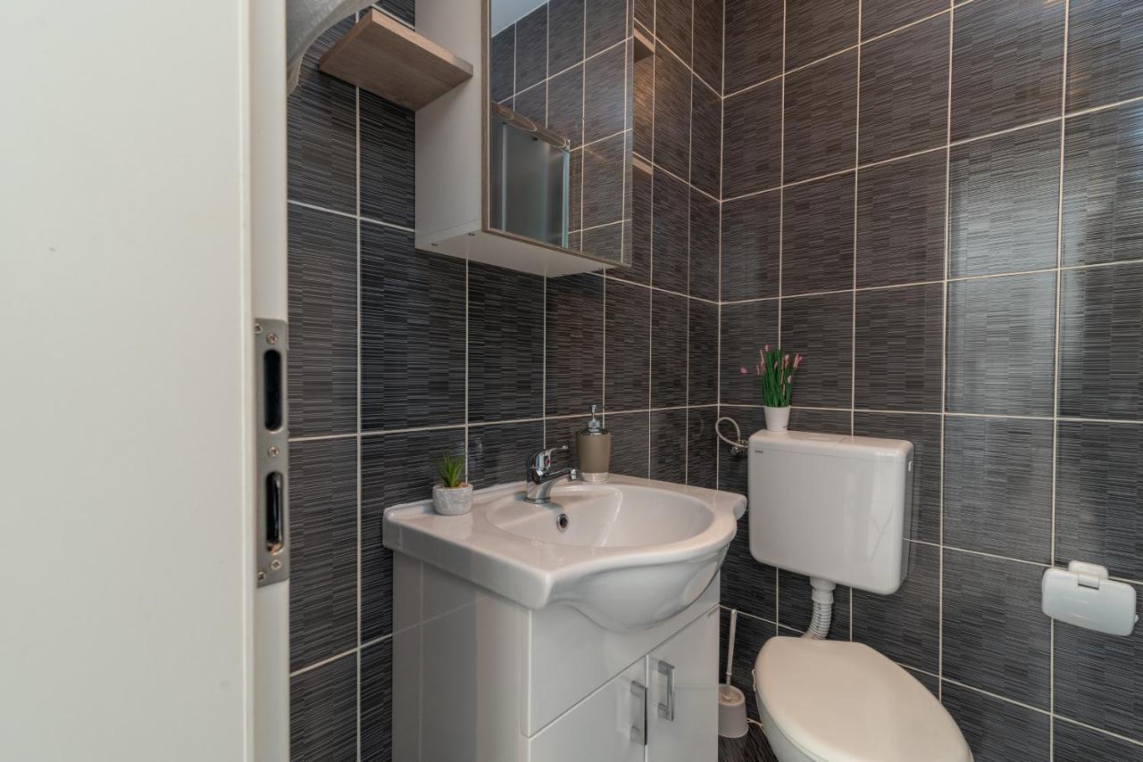 Apartments Bruna Трогир Экстерьер фото