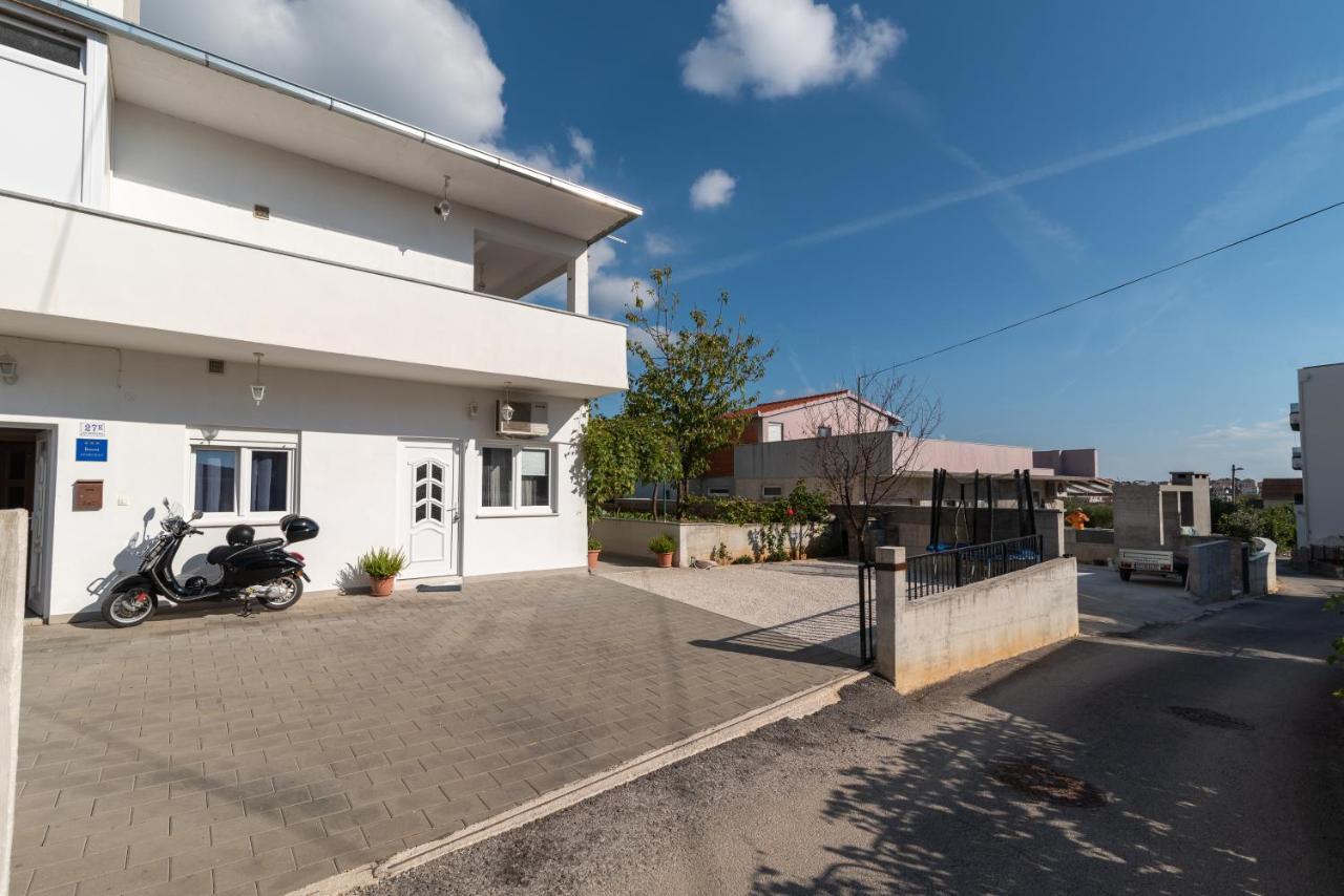 Apartments Bruna Трогир Экстерьер фото